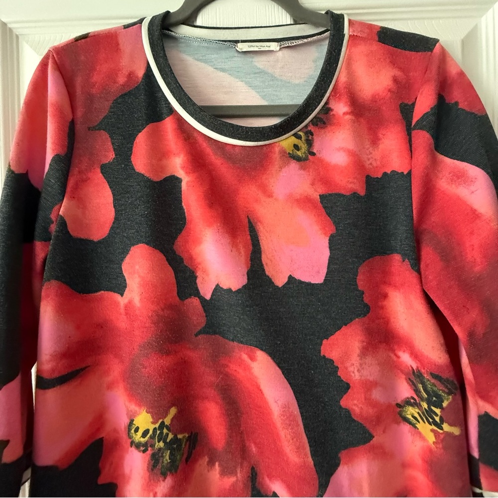 Floral Top - Picture 3 of 6